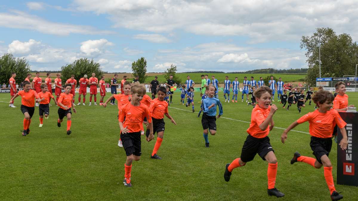 20240810 Einlaufkinder SpVgg Hankofen Hailing FV Illertissen 0 1 18