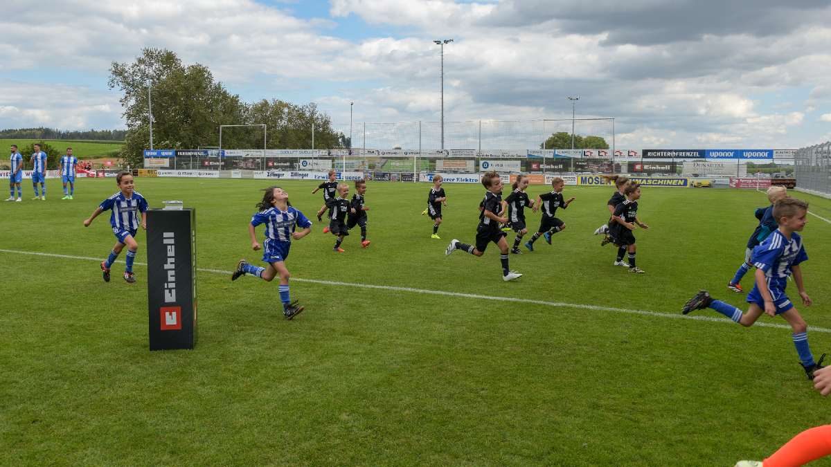 20240810 Einlaufkinder SpVgg Hankofen Hailing FV Illertissen 0 1 19