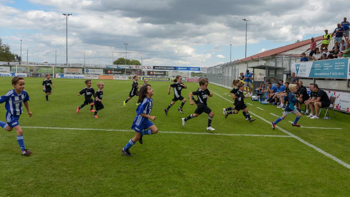 20240810 Einlaufkinder SpVgg Hankofen Hailing FV Illertissen 0 1 20