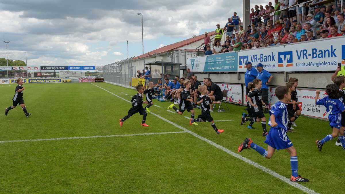 20240810 Einlaufkinder SpVgg Hankofen Hailing FV Illertissen 0 1 21